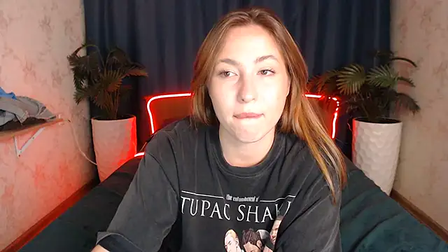 GyrlCool's Live XXX Chat