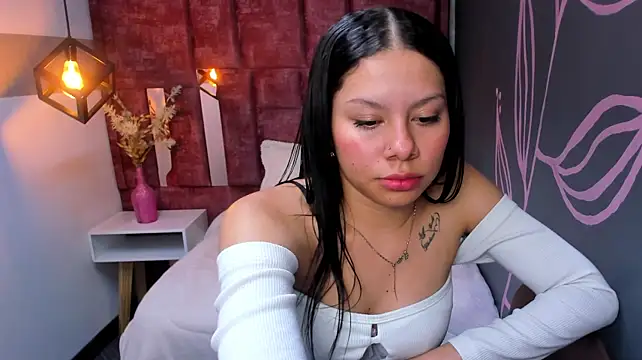 Chat +18 de Maya_Fox__ ao vivo
