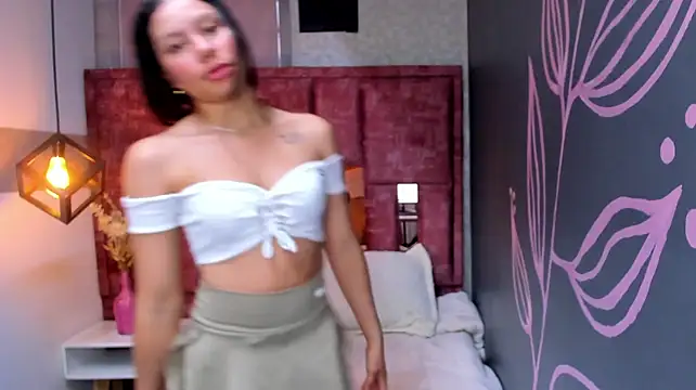 Chat +18 de Maya_Fox__ ao vivo