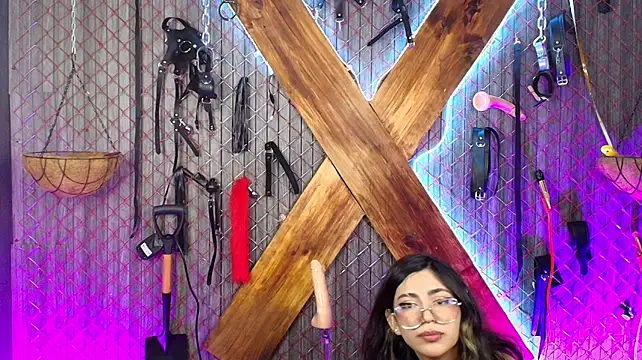 alejastorm_slave_bdsm's Webcam Show
