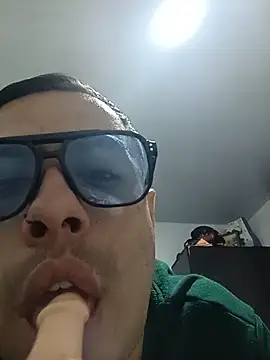 LatinNaugthy 在線直播表演