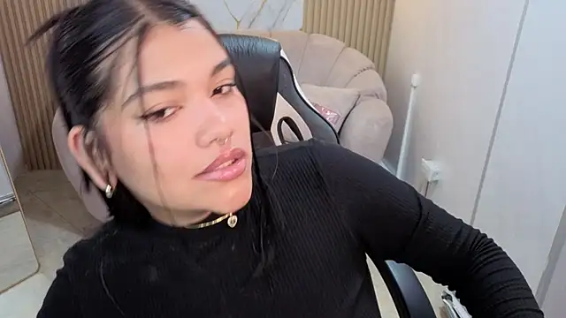Lauris_b – Naživo XXX chat