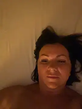 Show modela Lana1910 na web-kameri