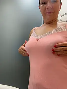 Lana1910 Show in webcam