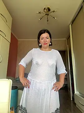 Lana1910 Show in webcam