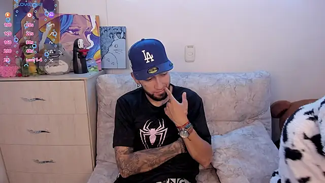 Show modela couplevibesss na web-kameri