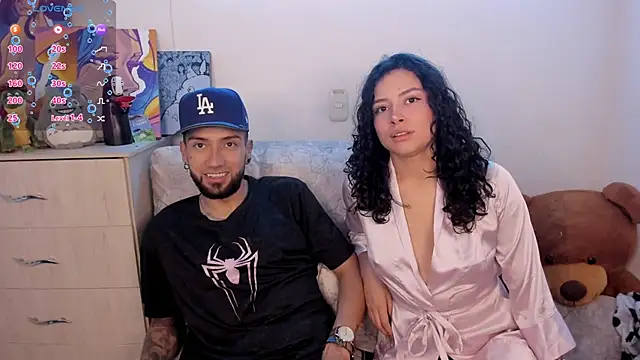 Show modela couplevibesss na web-kameri