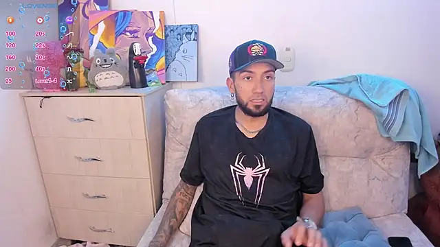 Show modela couplevibesss na web-kameri