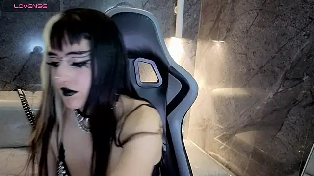 raven_t_'s Live XXX Chat