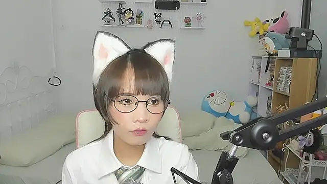 NeKo-nEk0-niIのライブXXXチャット