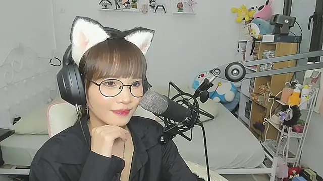 NeKo-nEk0-niI Pertunjukan Webcam