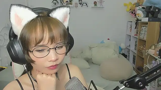 NeKo-nEk0-niI Chat XXX in diretta