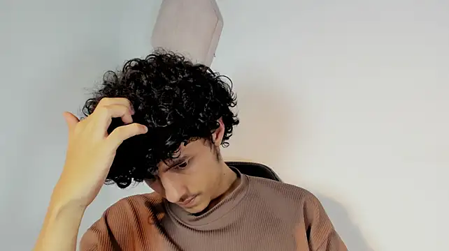 הופעת וובקאם של santi_twink