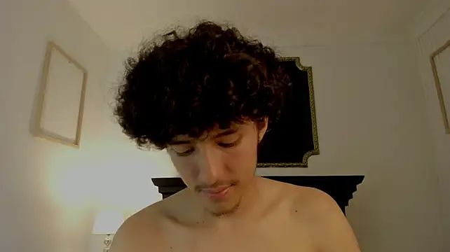 santi_twink Show in webcam