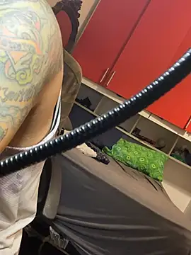mikeysins2 webkamerás műsora