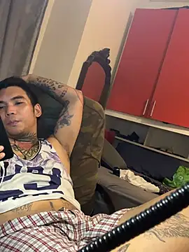 mikeysins2 webkamerás műsora