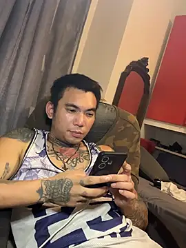 mikeysins2 Show Webcam