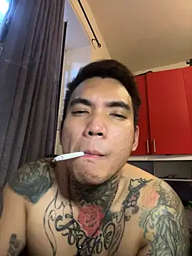 Show modela mikeysins2 na web-kameri