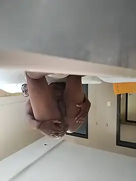 Femeaasvezes Show in webcam