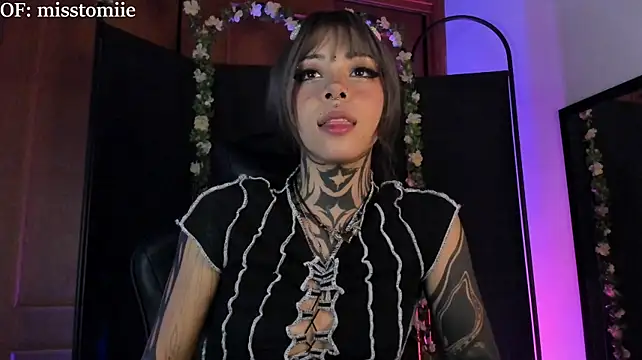Chat XXX en directo de miss_tomie
