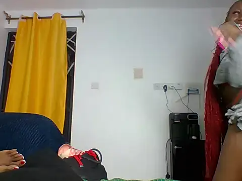 kissing_kitty20 Show Webcam