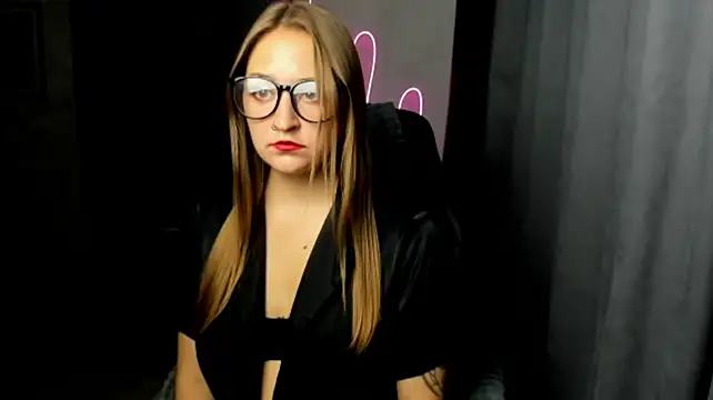 sara_rossseee's Webcam Show