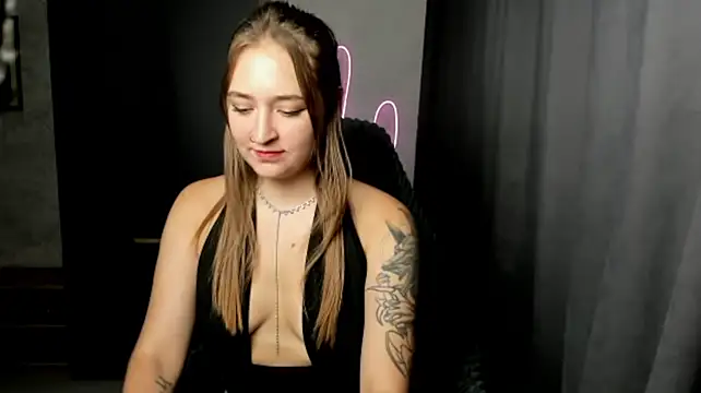 sara_rossseee's Webcam Show