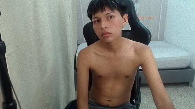 Show modela Asci_onee na web-kameri