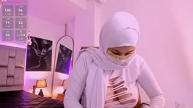 zuri_zayn Show in webcam
