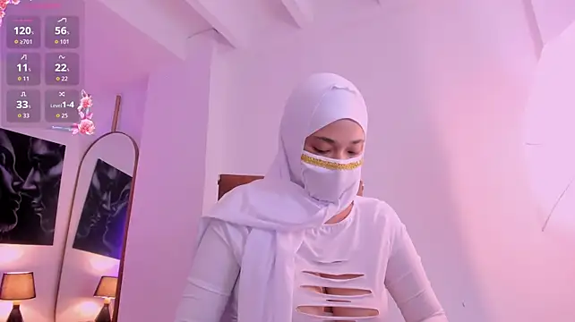 zuri_zayn Show in webcam