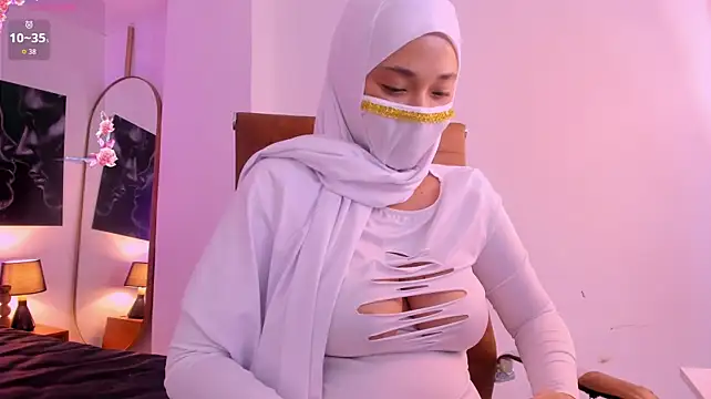 zuri_zayn Шоу с уебкамера