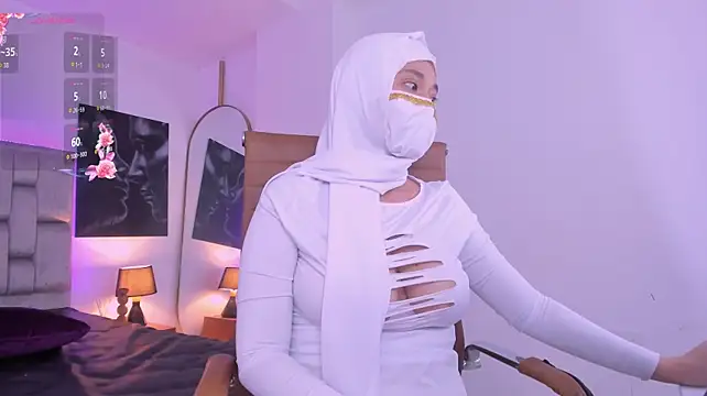 zuri_zaynn Webbikameraesitys