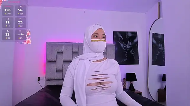 Pokazy przed kamerką – zuri_zayn