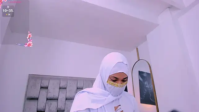 zuri_zaynn Webbikameraesitys