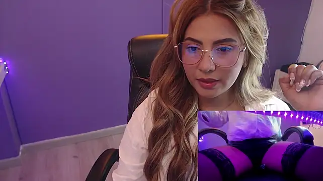 Webkamerová show Natasha_Brm