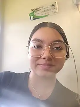 Chat +18 de julisaenz ao vivo