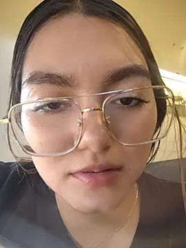 Chat +18 de julisaenz ao vivo