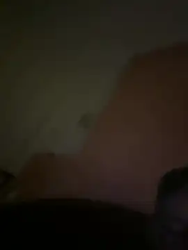 tupapiifemboy: διαδικτυακό σόου στην κάμερα