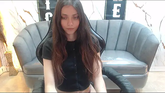 Chatroom XXX en direct de laura_rouss_tf