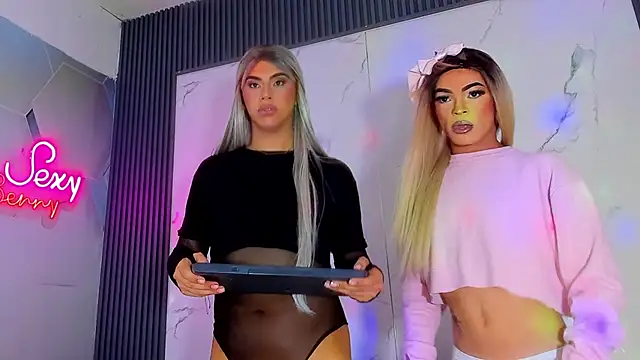Two_girl_fantastic Show in webcam