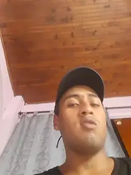 Show modela Aron_Beltran6 na web-kameri