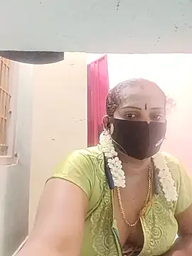הופעת וובקאם של Tamil_revarhi721