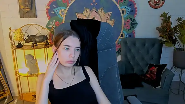 ElzaMadison Show in webcam