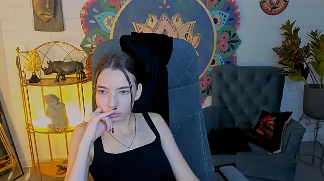 ElzaMadison Show in webcam