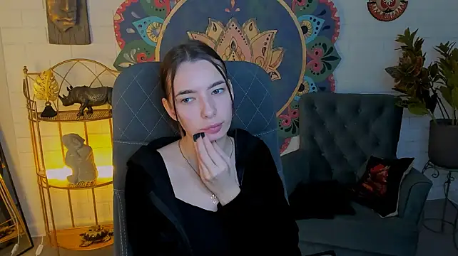 Онлайн чат XXX ElzaMadison