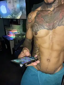 Show modela xxxsexxxx69 na web-kameri