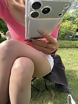 Mia999's Webcam Show
