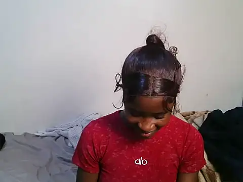 Prettymmm's Webcam Show