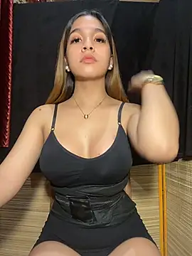 Show de sluttycummer_juliana na webcam