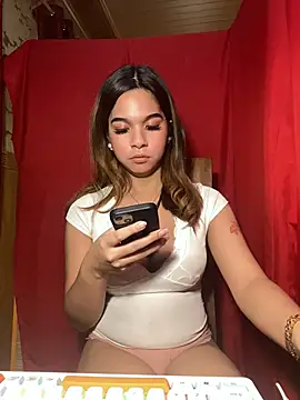 Show de sluttycummer_juliana na webcam